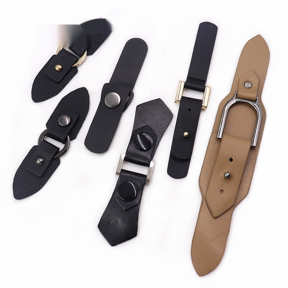 Boutons métalliques en cuir haut de gamme sur le manteau