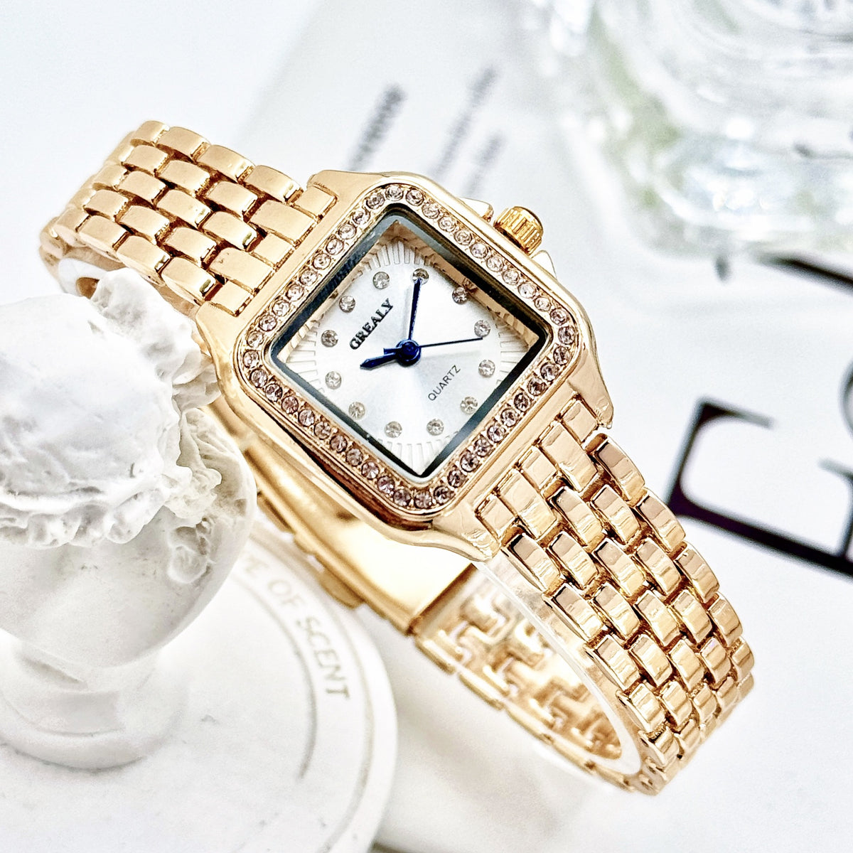 Classic Retro Square Imperméable Femmes Montre en diamant