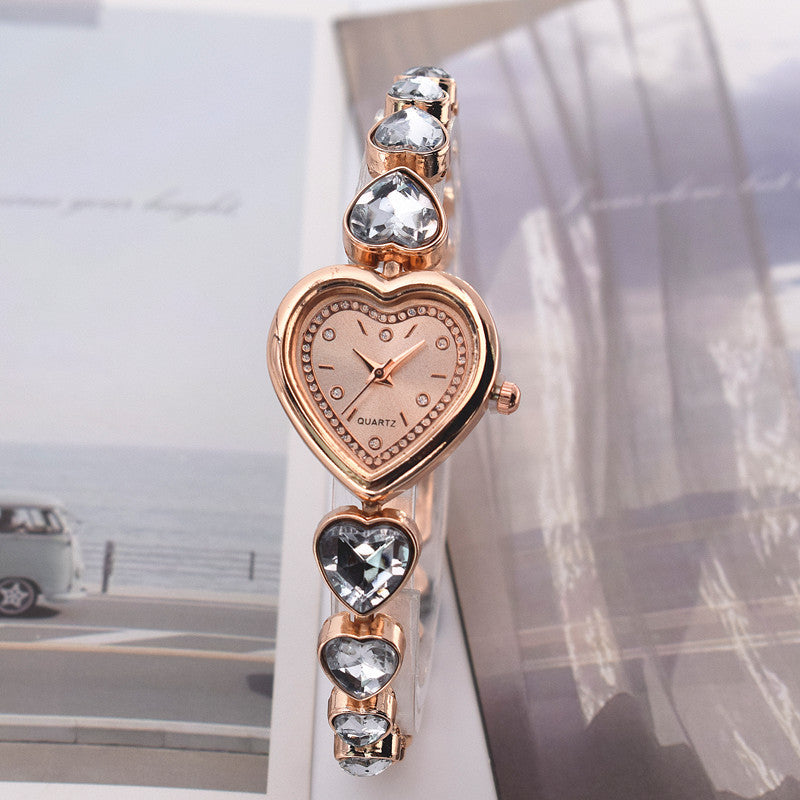 Montres en diamant en forme de coeur pour femmes