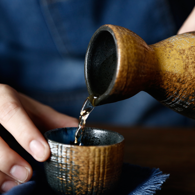 Ensemble de bouteilles en céramique japonaise