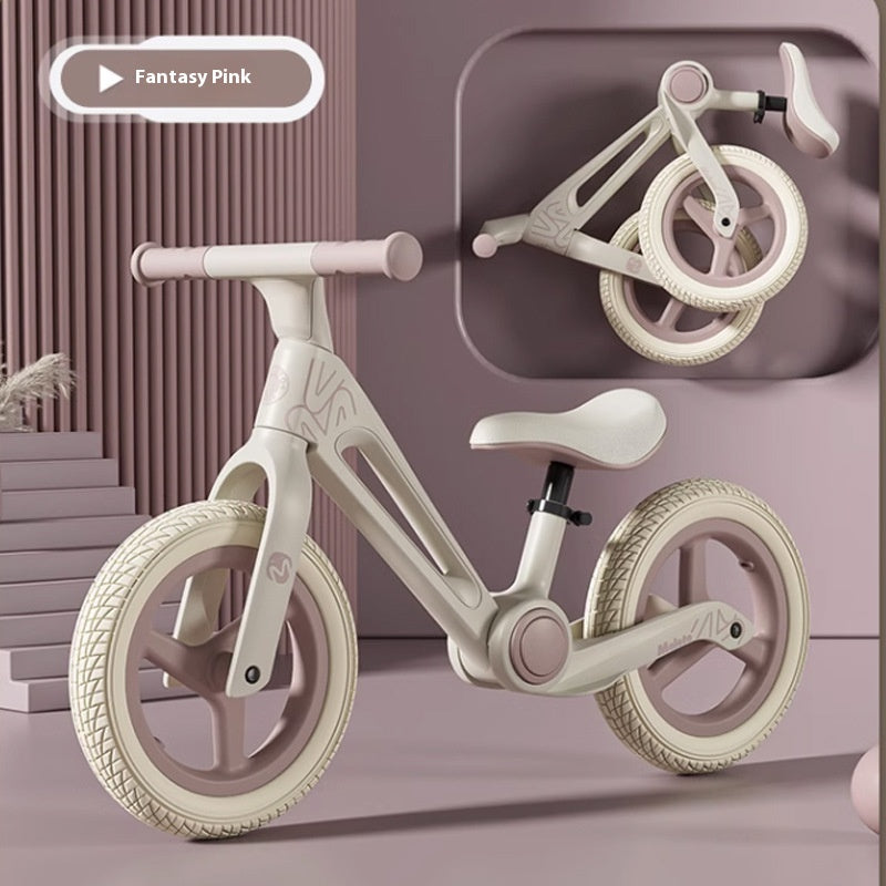 Four-wheel pedal-less children's balance bike