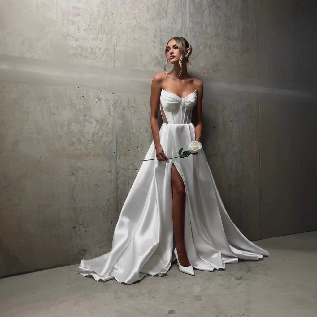 Robe de mariée à pansement blanc satiné