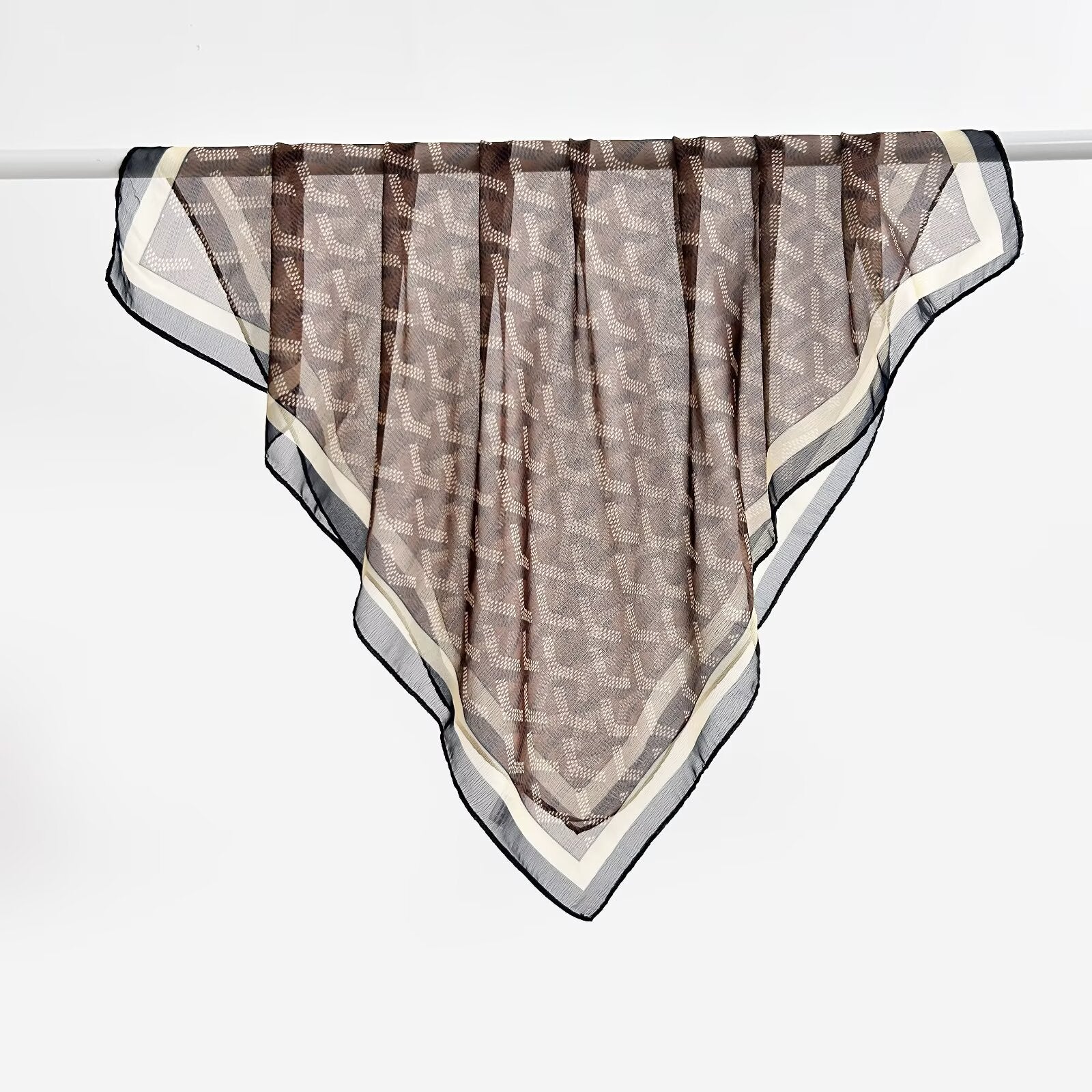 Écharpe mince imprimée versatile carrée