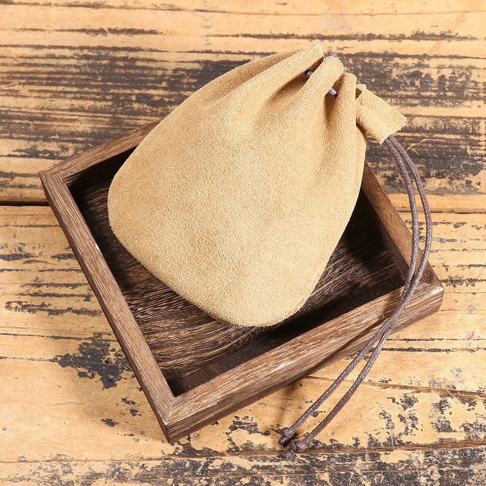 Pochette de rangement à cordons tressé en première couche