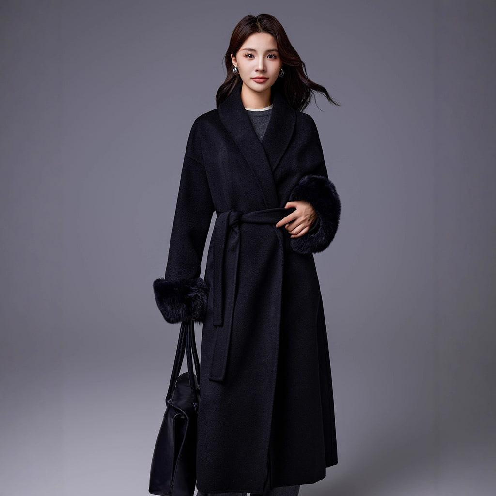 Manteau épais avec manches en fourrure de renard