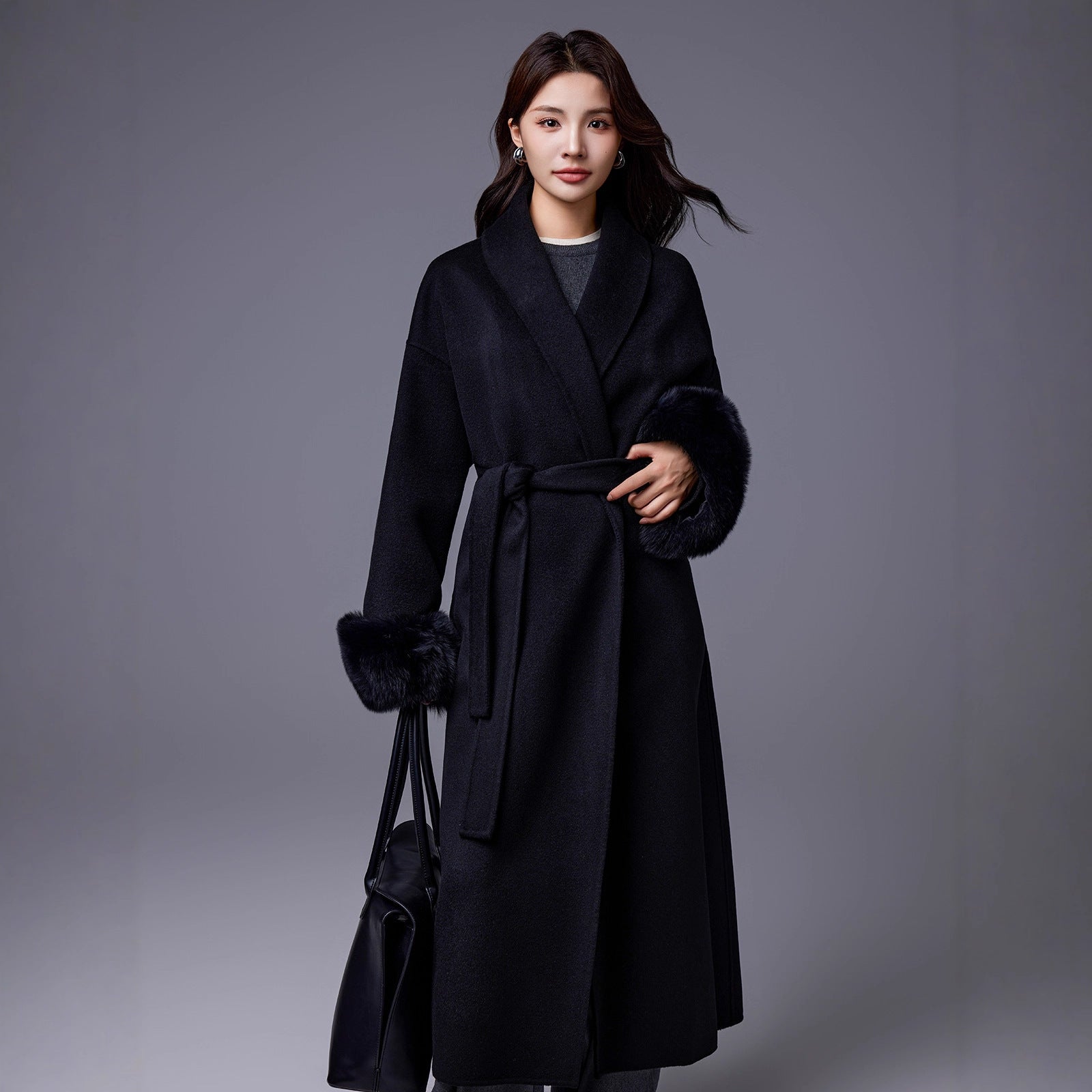 Manteau épais avec manches en fourrure de renard