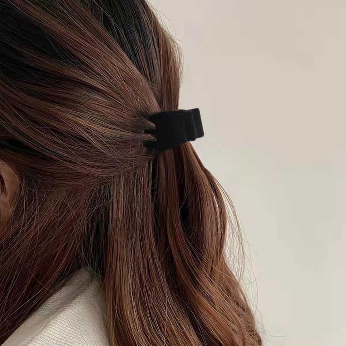 Petite taille Grip Flocing High Ponytail Anti-effondrement Correct Gadget