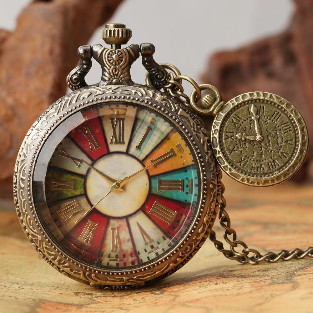 Montre de poche de style britannique en dentelle embossée