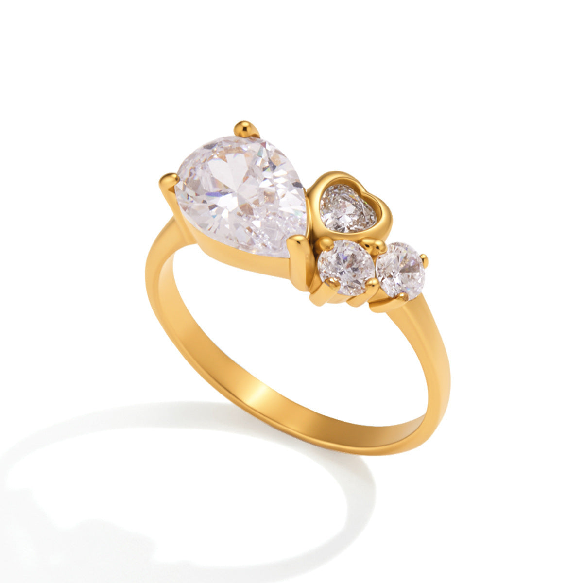 Anneau en acier inoxydable pour femmes avec zircon en forme de coeur