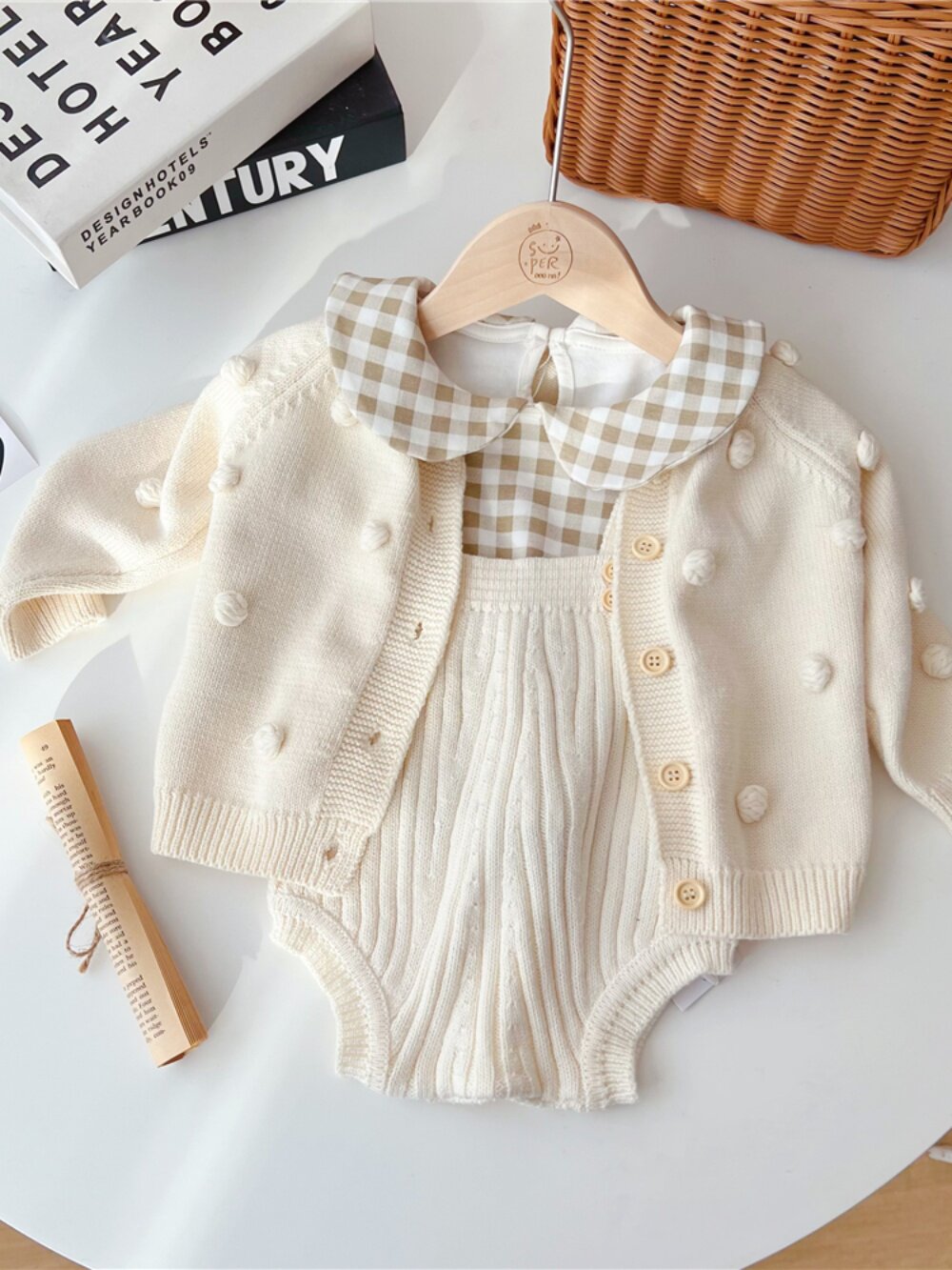 Coffret de cardigan en laine pour bébé