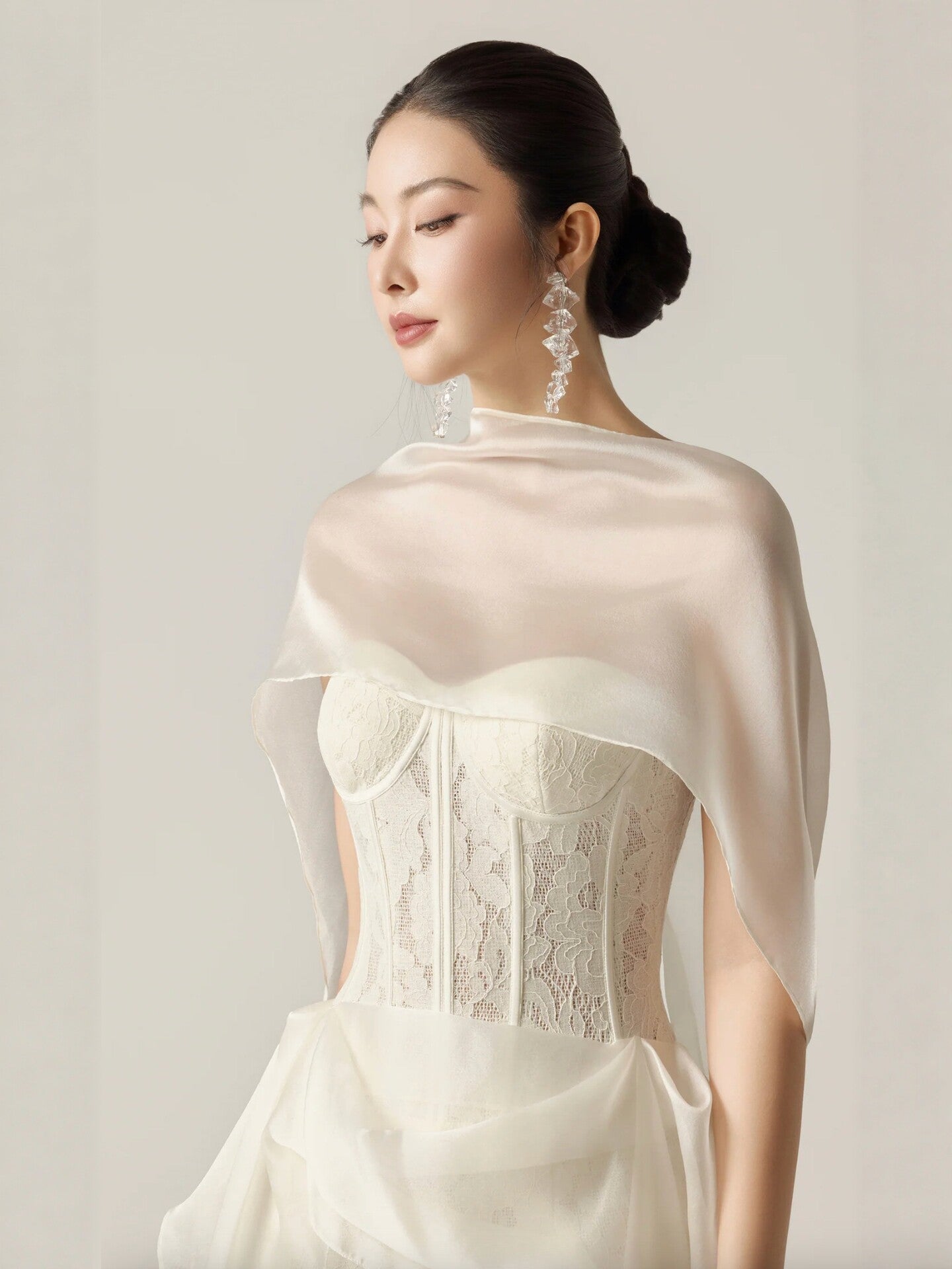 Robe Corset Dentelle Midi sans fermeture avec recouvrement amovible