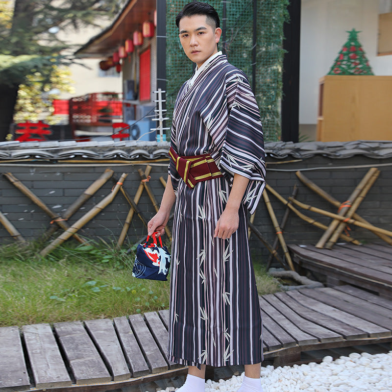 L'usure traditionnelle des hommes japonais Kimono