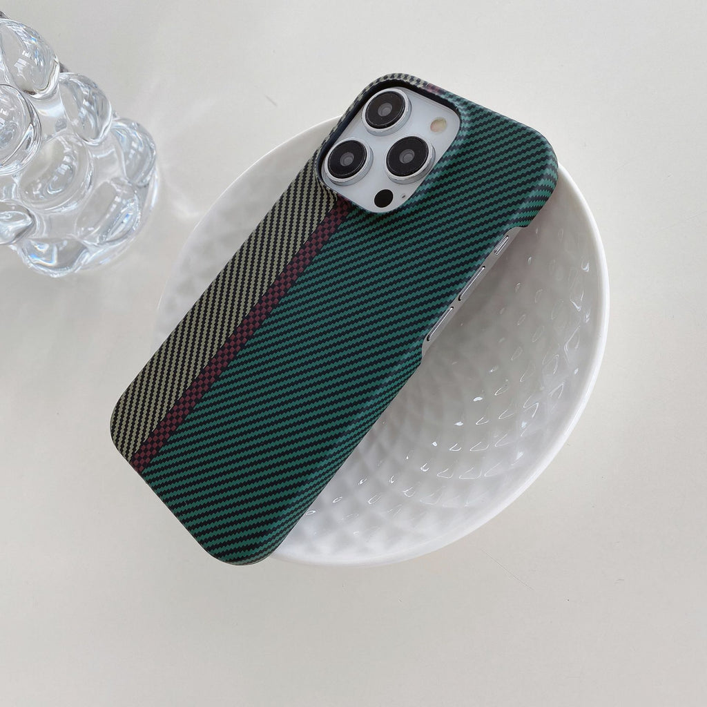 Coque rigide rayée de piste Tide demi-paquet Carbon Fiber Phone Shell