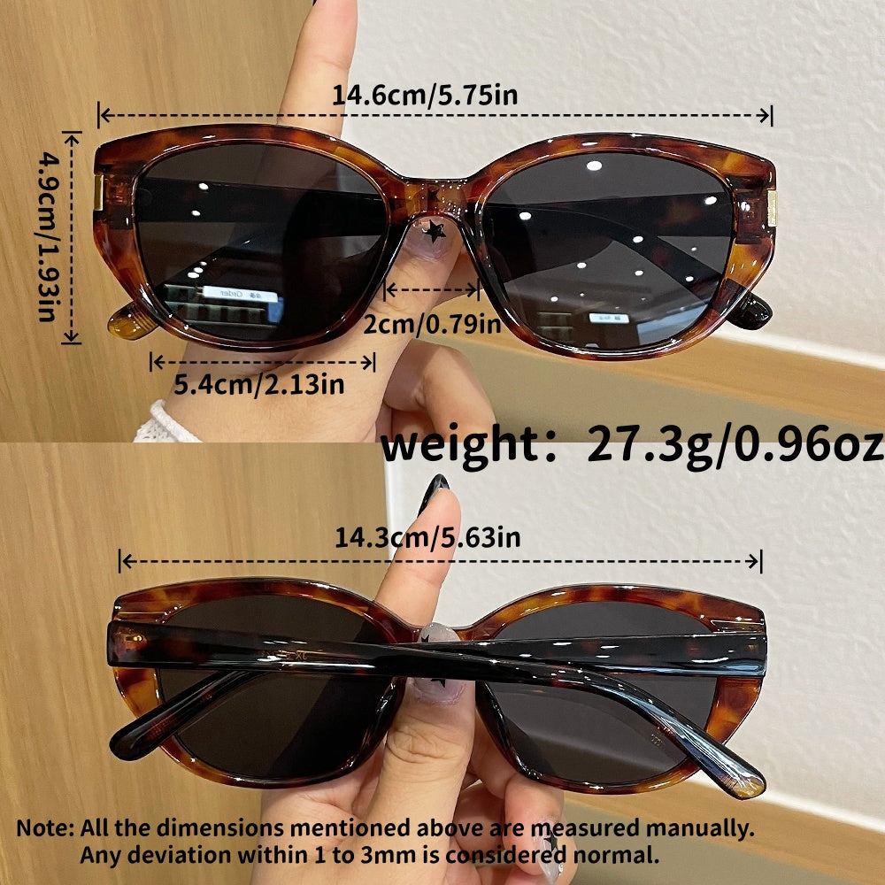 Vieilles Lunettes de soleil pour dames à oeil de chat
