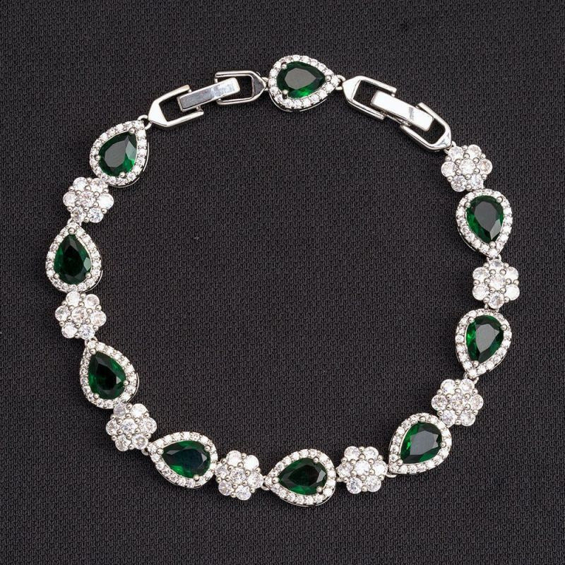 Luxury Teardrop Zircon Flower Bracelet Elegant laiton déclaration bijoux pour les femmes mariage C