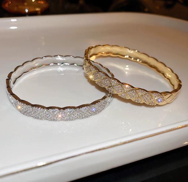Accessoires inspirés du designNiche luxueuse et élégant bracelets de charme Et des bijoux