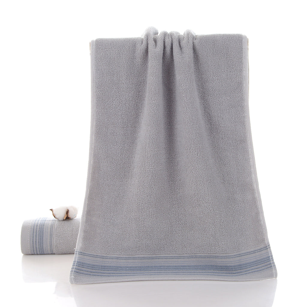 Serviette de coton et lavage du visage