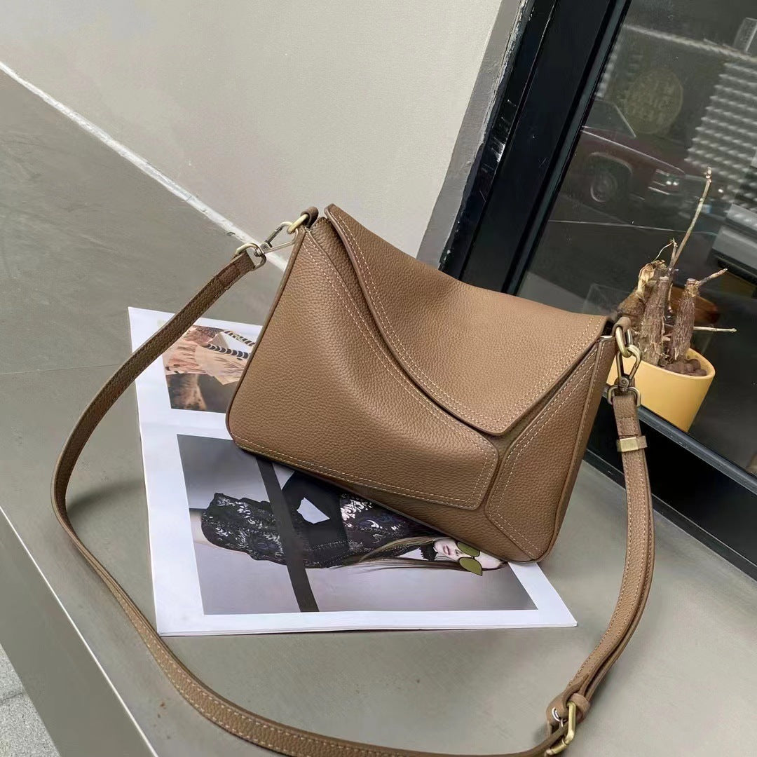 Première couche Cowhide Épaule et sac en cuir véritable modelé Et minimaliste