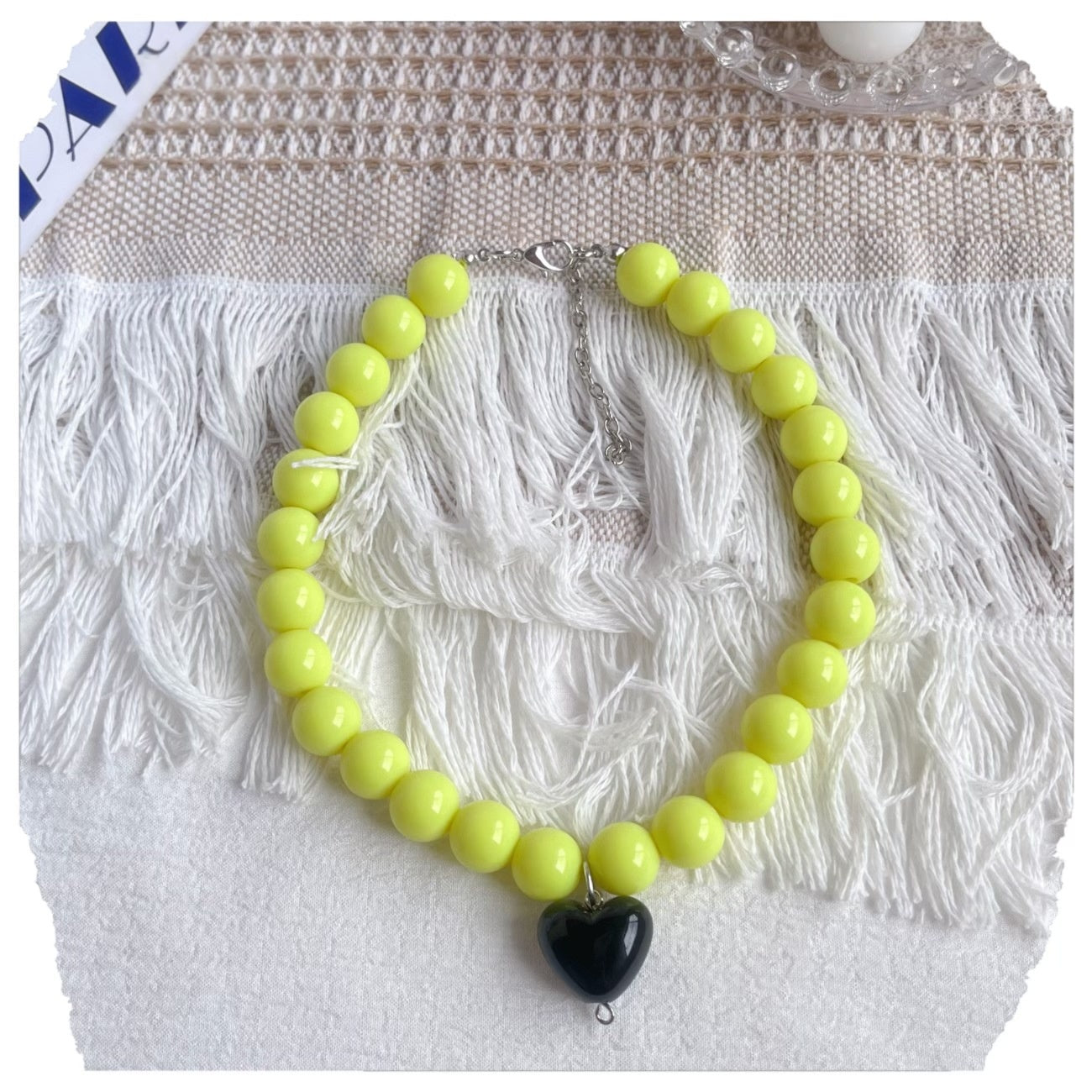 Collier avec un chat