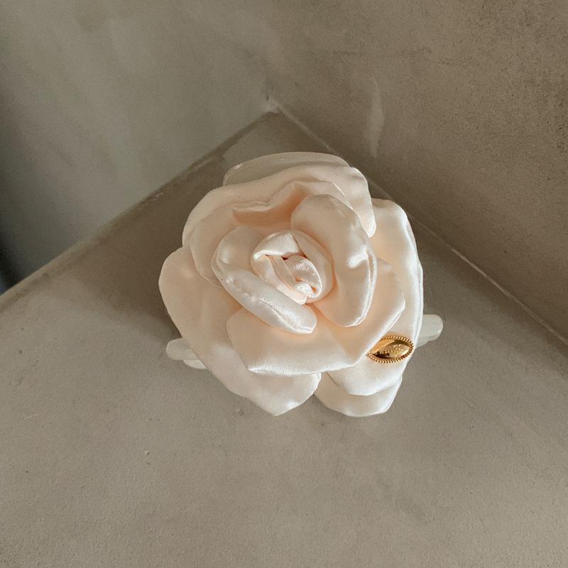 Chic Satin fleurs cheveux clip demi-haut coiffeur