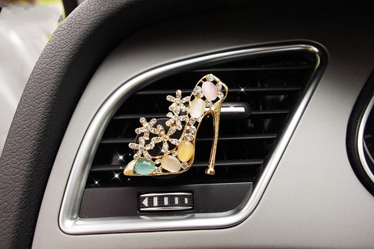 Caricature Fragrance Car intérieur Parfum Aromathérapie Fournitures de voiture féminine