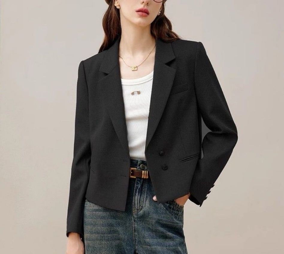 Combinaison élégante avec un design minimaliste chic