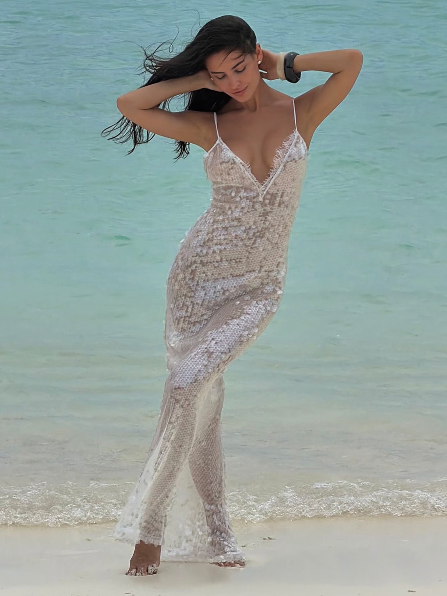 Robe longue en dentelle éparpillée à paillettes
