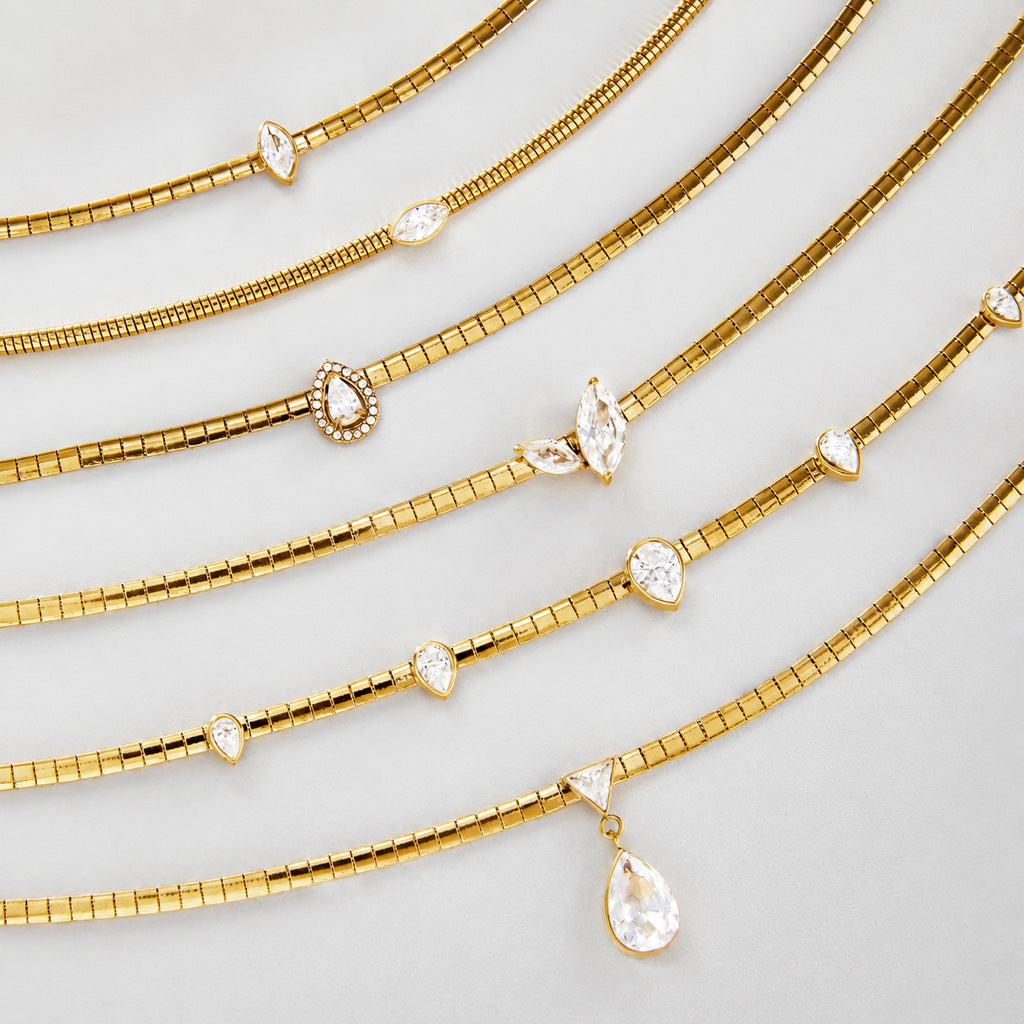 Collier en acier inoxydable à ressort étroit Zircon Snake Bone