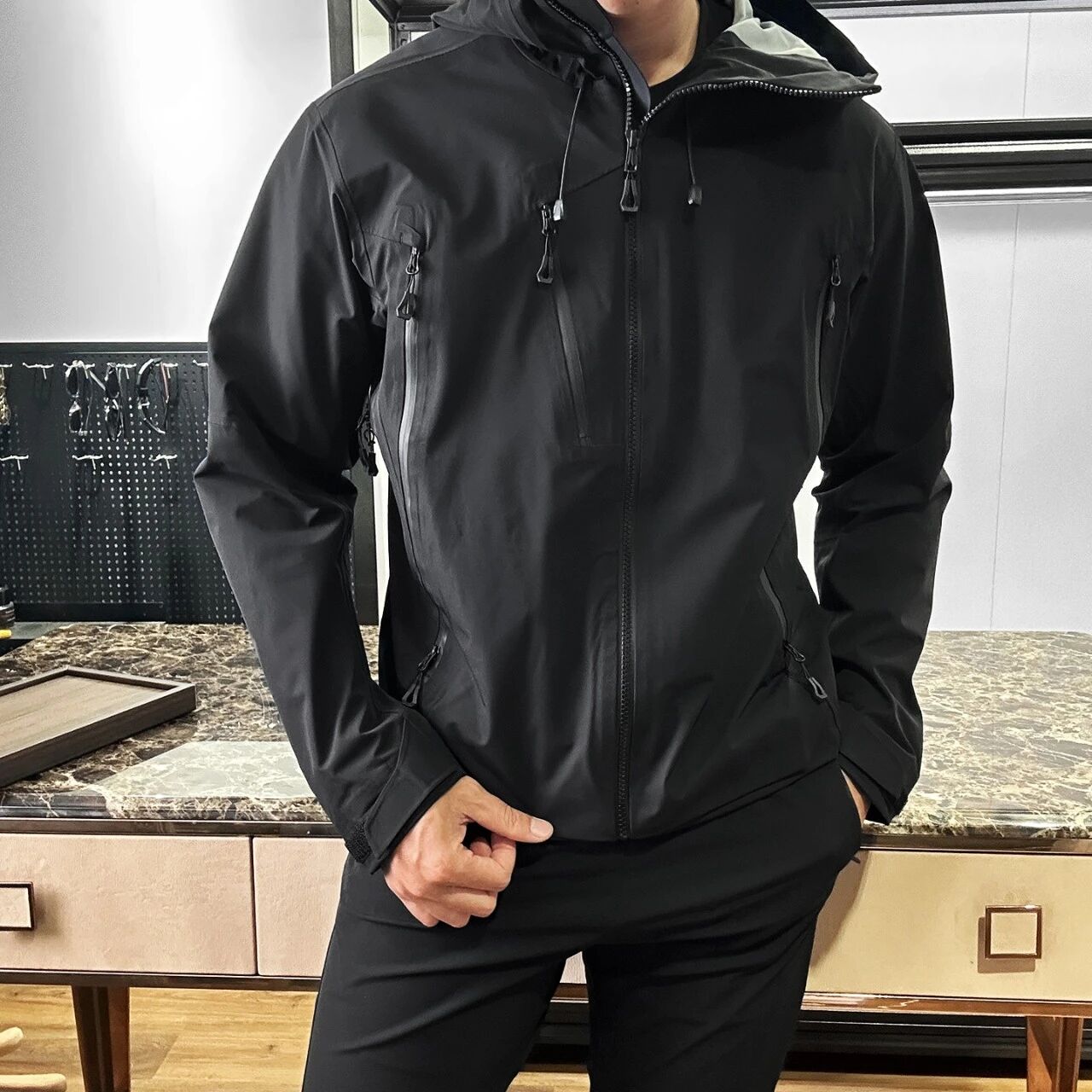 Hommes Veste de pluie à capuche entièrement Seam scellé brise-vent imperméable respirant extérieur Shell J