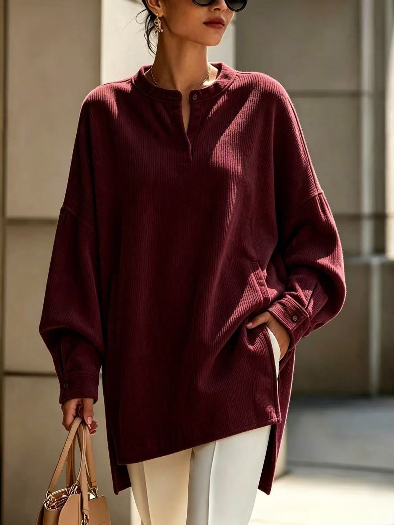 T-shirt à manches longues pour femmes avec un collier Henley