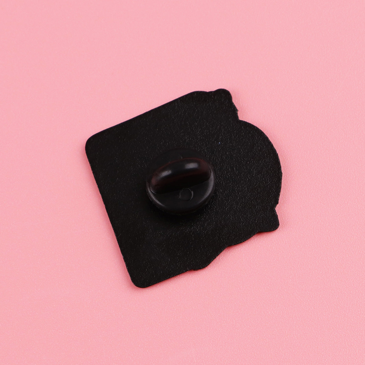 Cute Cartoon Peser Cat Metal Brooch Minimalist Design
