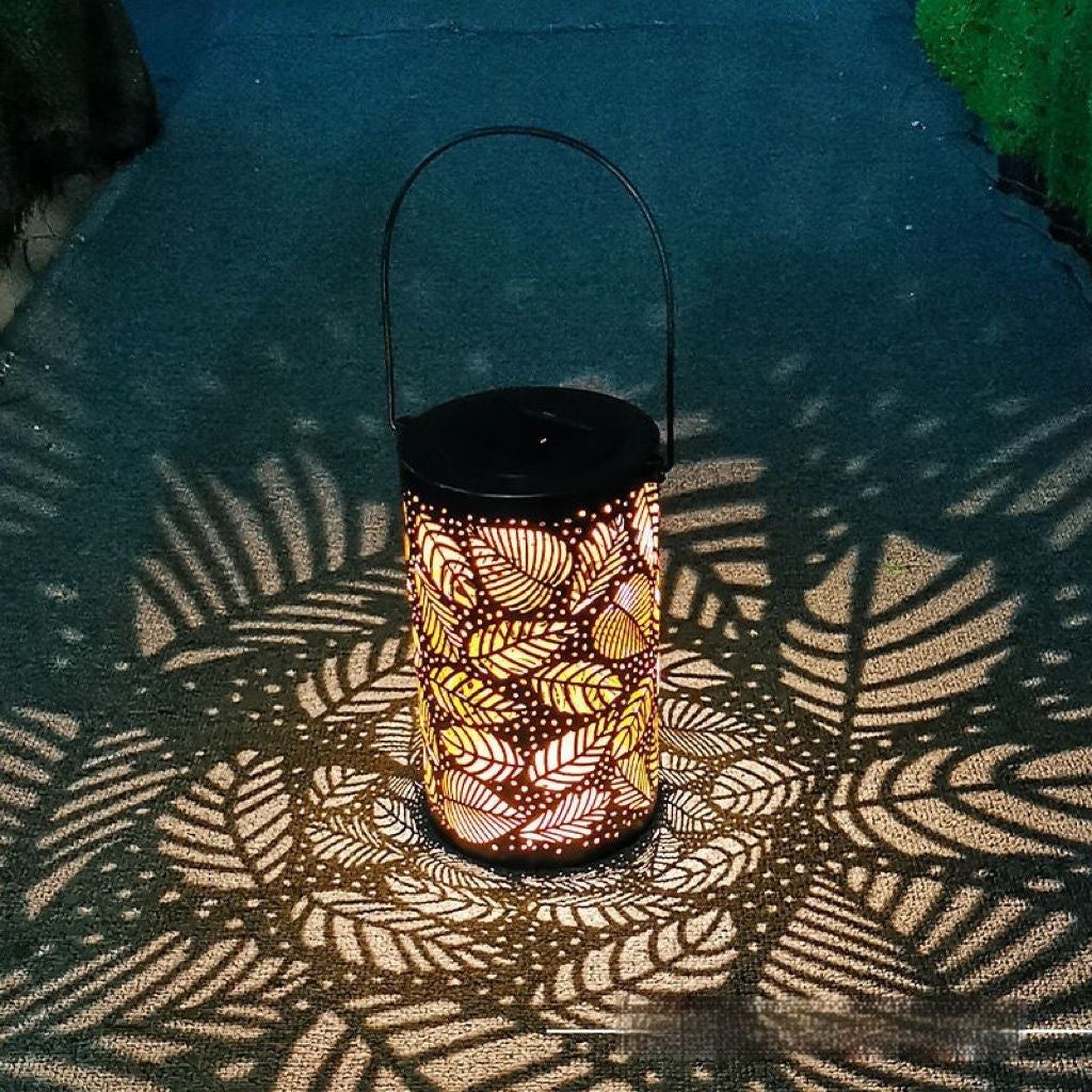 Retro Solar Lantern Iron Hollow Storm Lantern Courtyard Décoration Bureau Lampe Jardin Projec