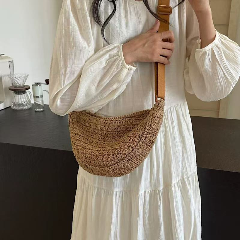 Tissé à la main Seaside Casual Getaway Relaxed Vibe Dumpling-style Woven Waist Bag