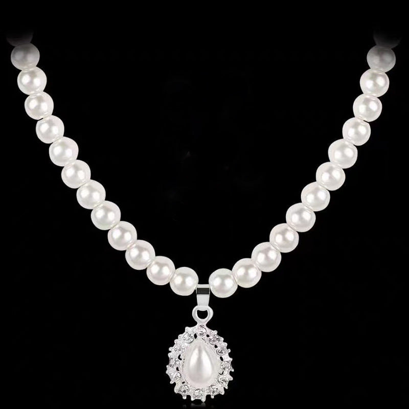 Niche Design Faux Pearl Collier Femmes Haute Fin Tempérament Collier Chaîne Polyvalente Swe