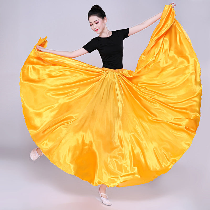 Jupe de performance de couleur solide simple avec grande balançoire