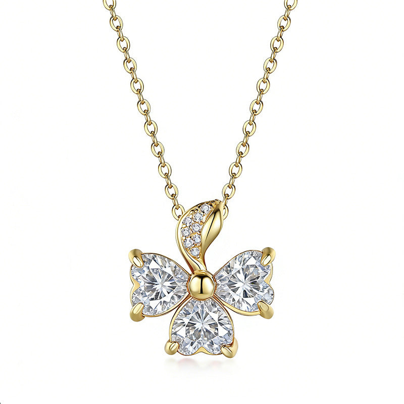 S925 Argent Sterling 3-Leaf Clover Moissanite Collier 3pcs 6x6mm Pierres coupées au coeur GRA Cer