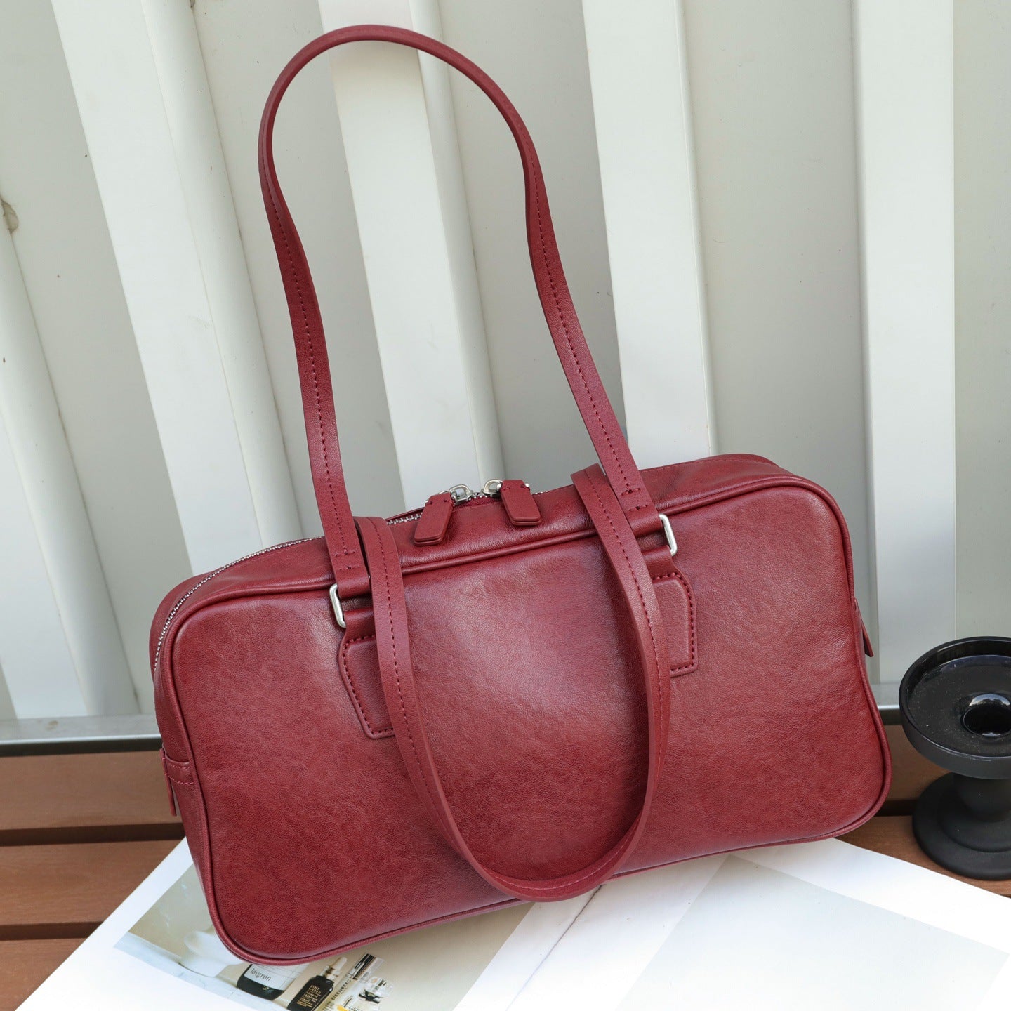 Couche de tête Cowhide sac pour femmes Armpit sac de bowling sac sac de fourre-tout Niche main en cuir haut de gamme