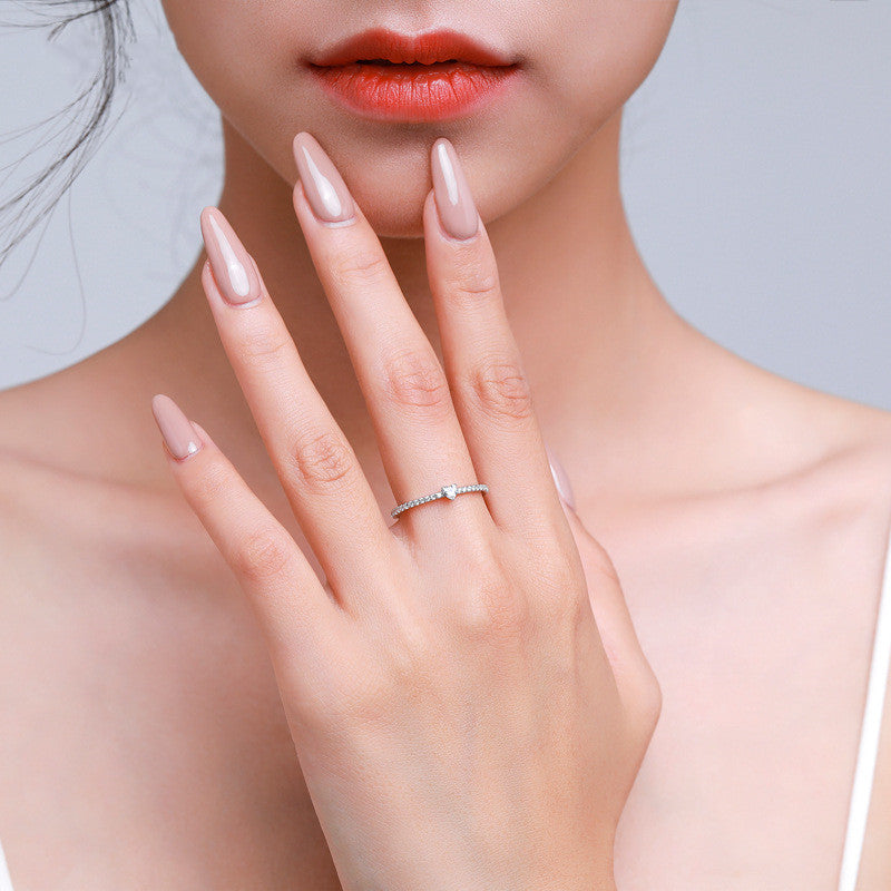 S925 Argent Sterling Light Luxury Simulation Diamant en forme de cœur Love Simple Wild Ring