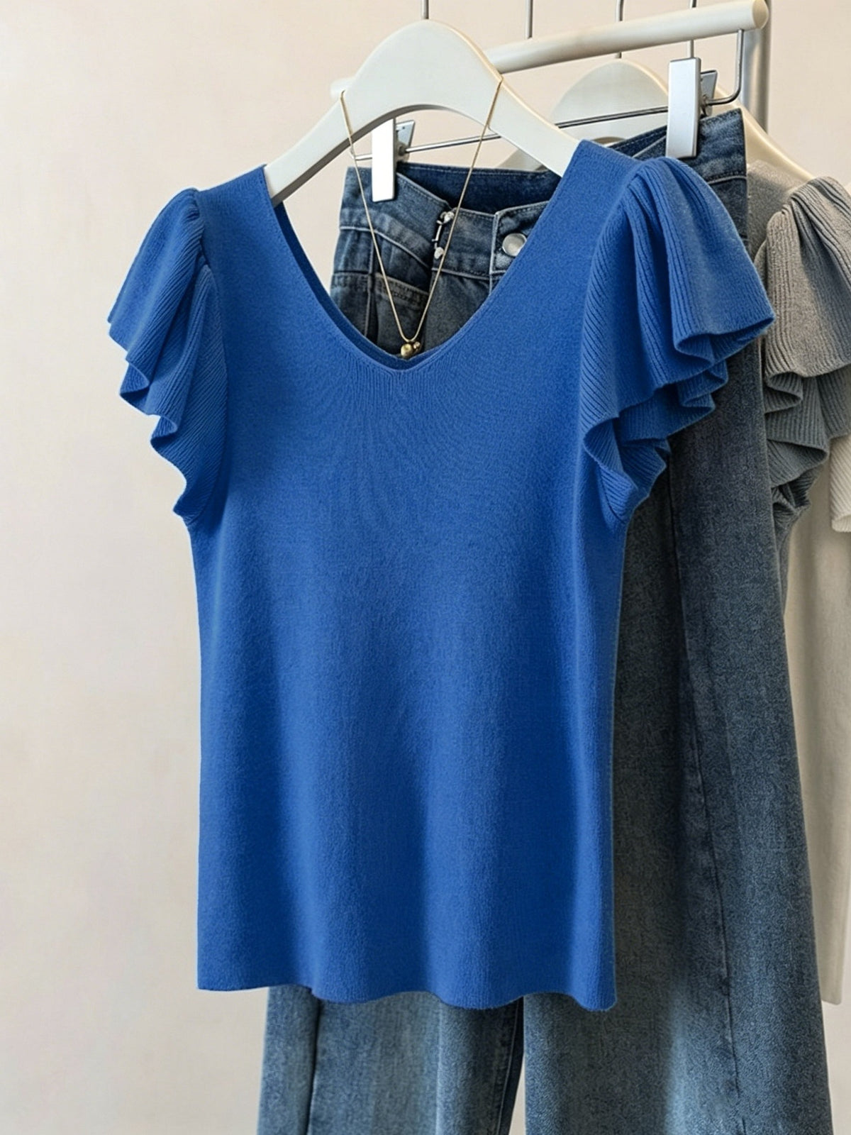 V-col tricoté à manches courtes Ruffled Solid-color Top