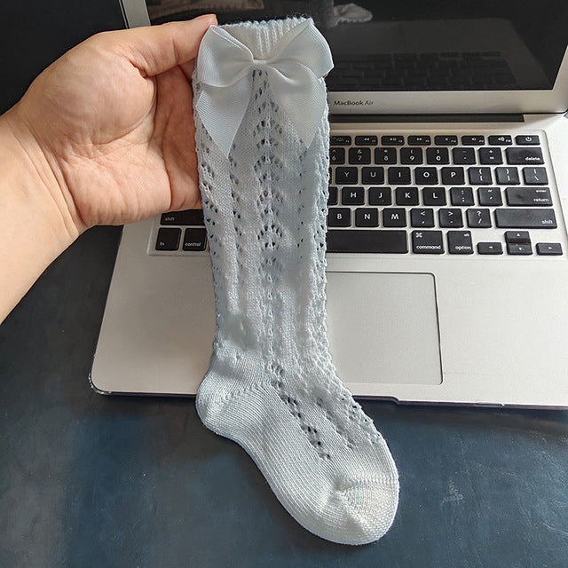 Chaussettes de longueur moyenne en maille de couleur solide pour enfants avec boucles amovibles