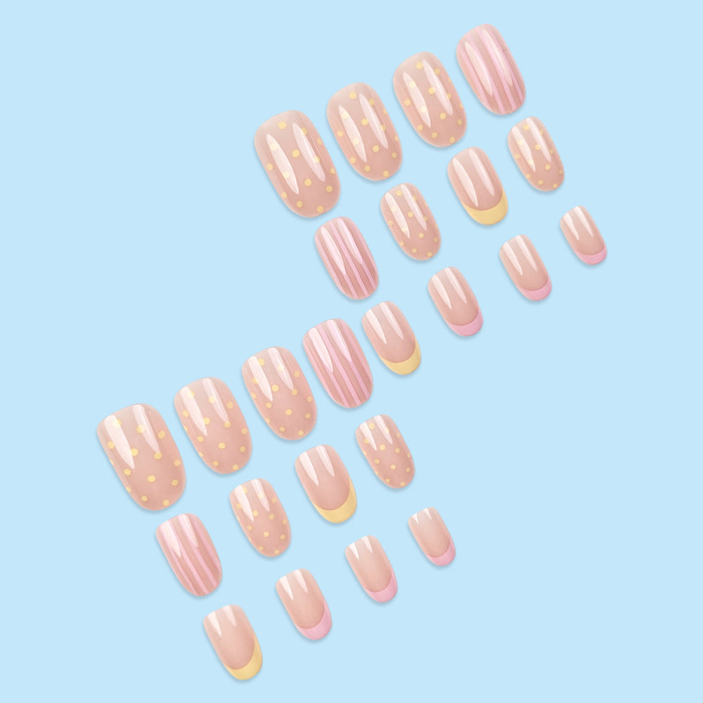 Stickers 24 Pièces de Short Almond en forme de Nail Acrylique Portable avec Bords Jaunes et Fren