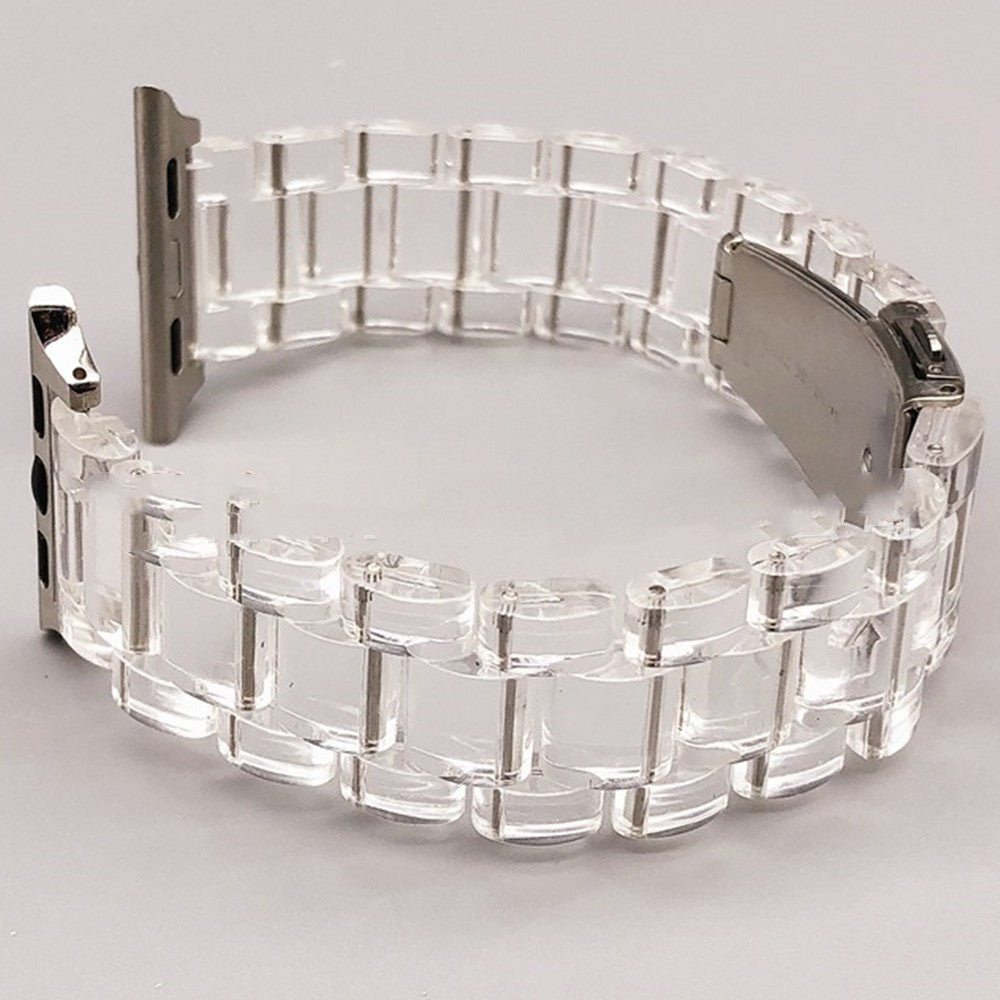 Regardez la ceinture en résine transparente