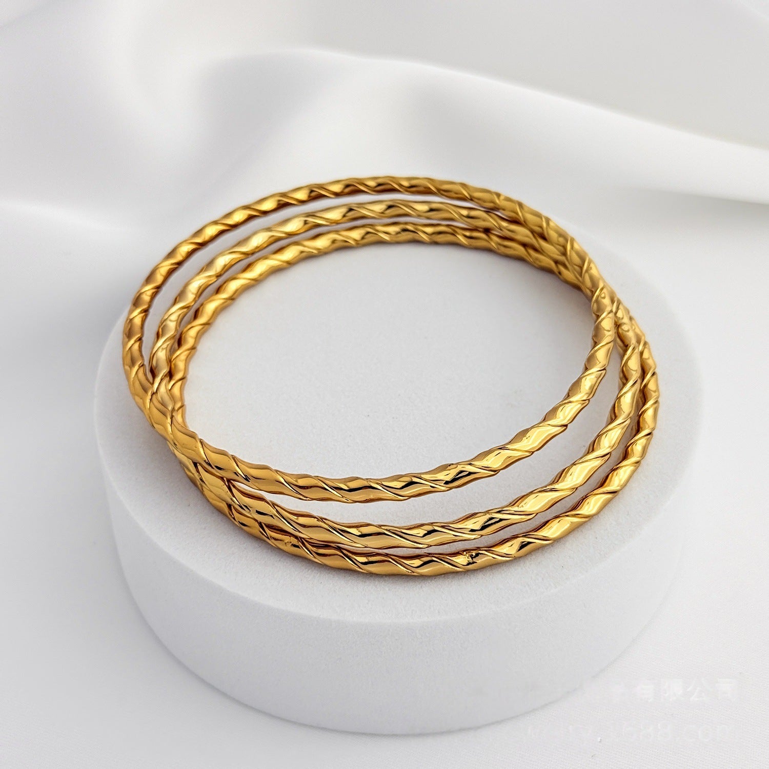 Bracelets en acier inoxydable simple dans plusieurs styles