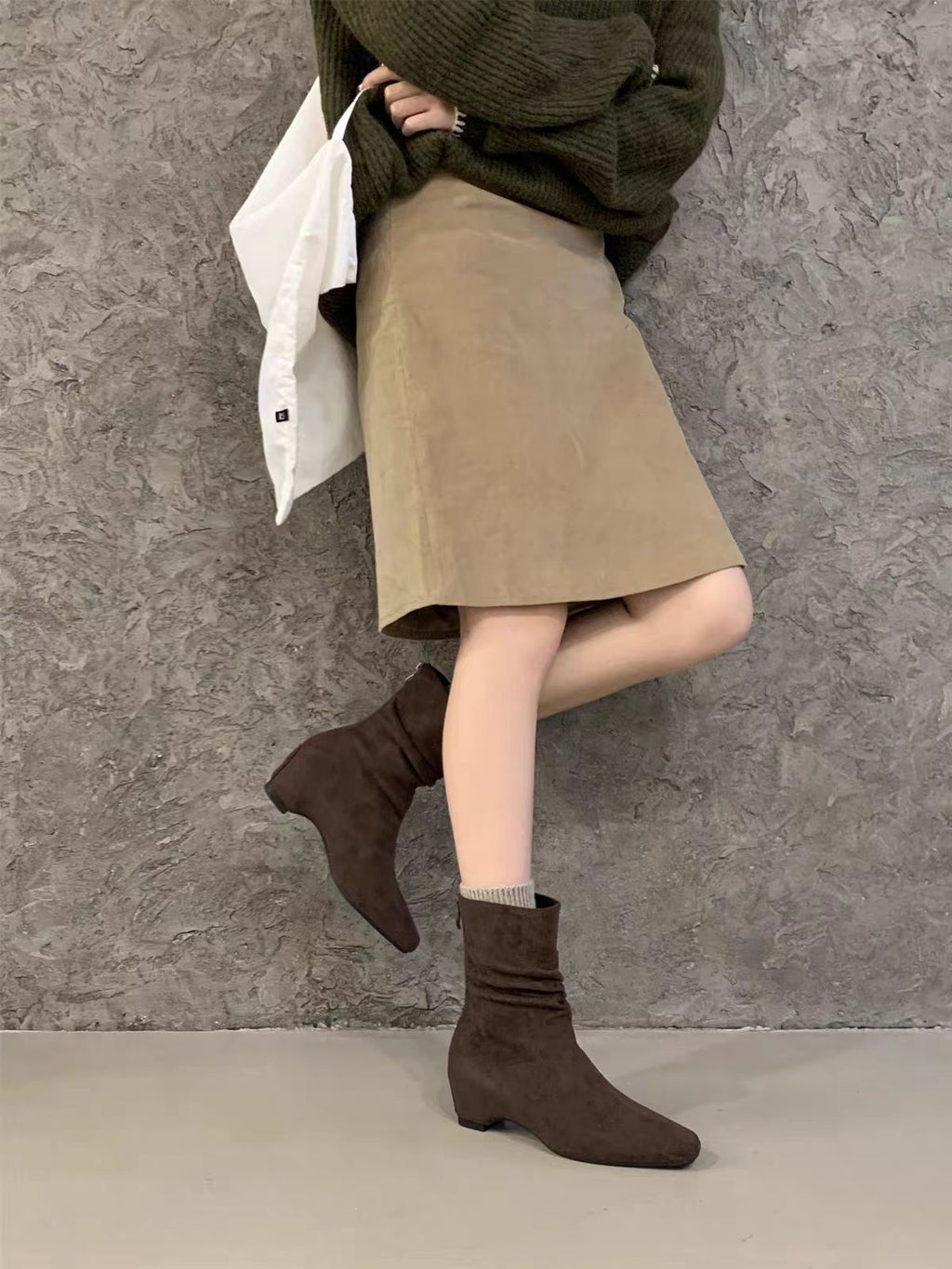 Arrivée Automne Hiver Retour Zipper Mode Bottes Coréen Style Carré Toe Suede Intérieur Chevaux