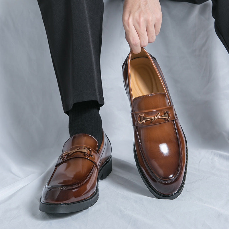 Nouveau style en cuir doux Hommes Chaussures avec un fini brillant pour le commerce extérieur