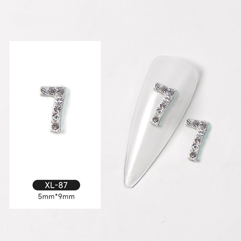 Décoration de clou en alliage de diamant brillant numérique argent