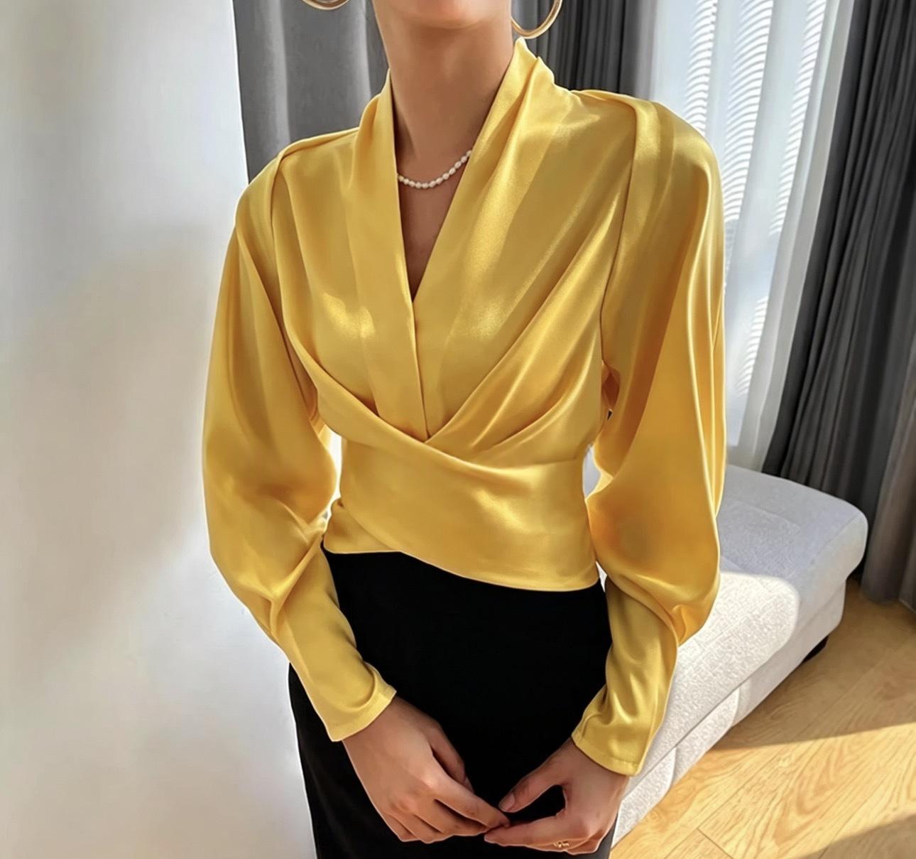 Chemise femme col V Slim-fit couleur unie