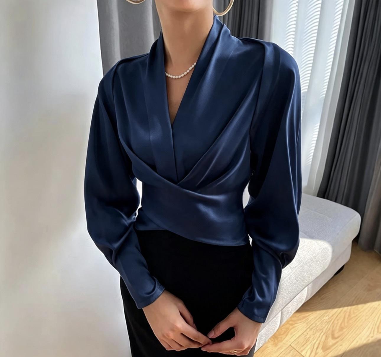 Chemise femme col V Slim-fit couleur unie