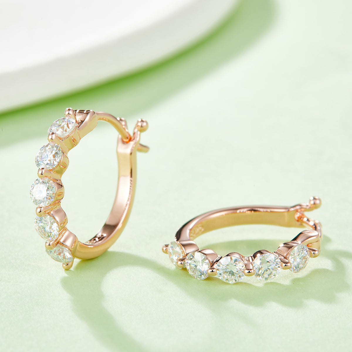 S925 Boucles d'oreilles en argent sterling 10pcs Moissanite Hoop pour femmes 17mm plaqué platine GRA Cer