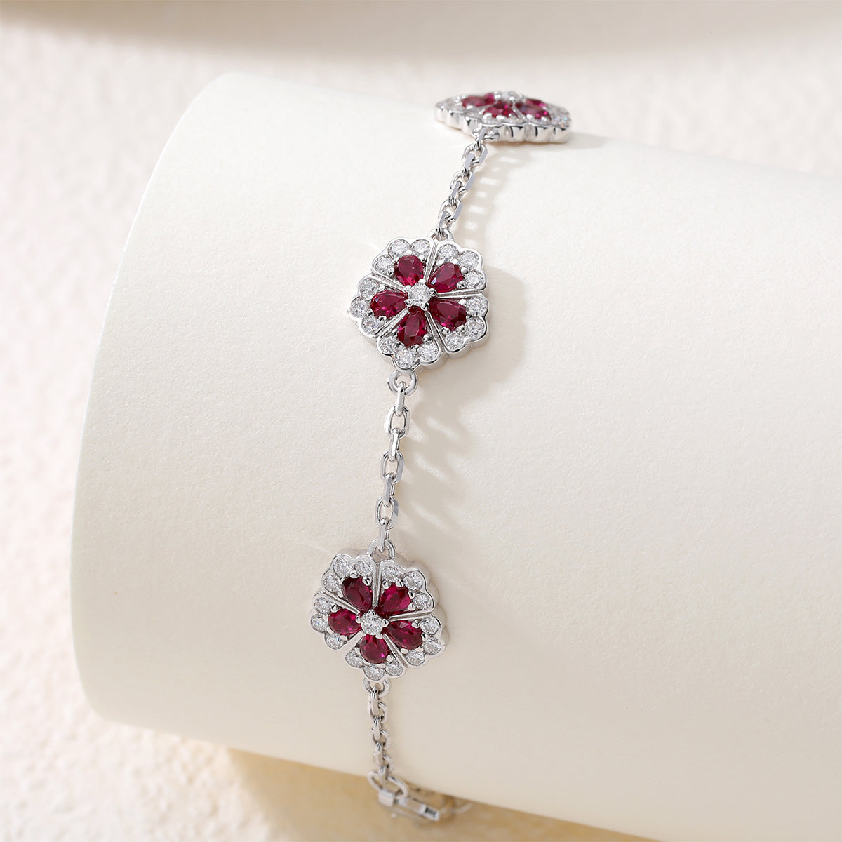 S925 Argent Sterling Rouge Lab-Grown Bracelet de fleur de pierres précieuses 16cm Platinum plaqué avec D Co